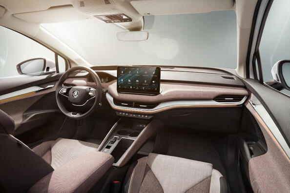 Skoda Enyaq iV: чешский электрокроссовер покоряет пространства фото 6