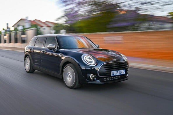 Обзор обновленного MINI Clubman: больше стиля и комфорта фото 2