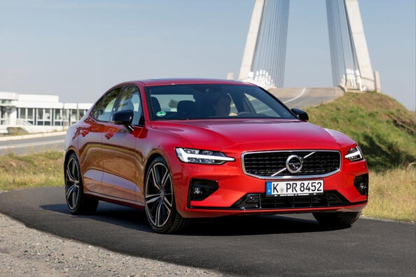 Обзор Volvo S60: стильный шведский седан