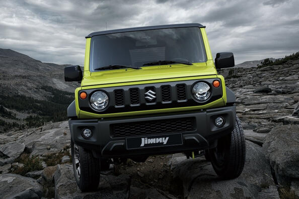 Легендарный внедорожник Suzuki Jimny IV поколения фото 1