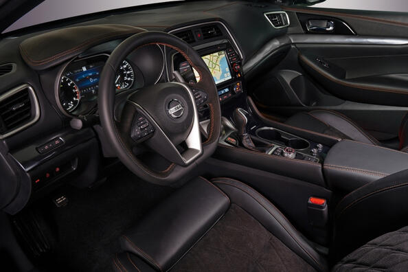 Обзор комфортного и элегантного седана Nissan Maxima фото 5