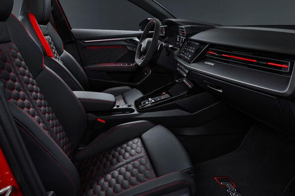Обзор Audi RS 3 Sportback: мощный и спортивный хэтчбек фото 6