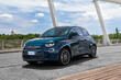Обзор Fiat 500e: стильный электрический хэтчбек фото 1