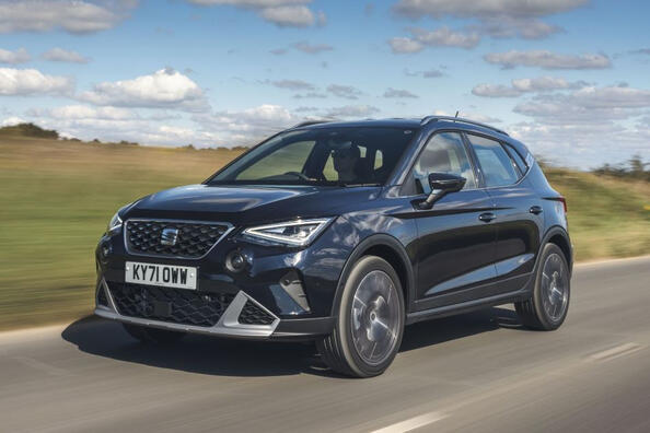 SEAT Arona: свежий взгляд на компактный кроссовер фото 2