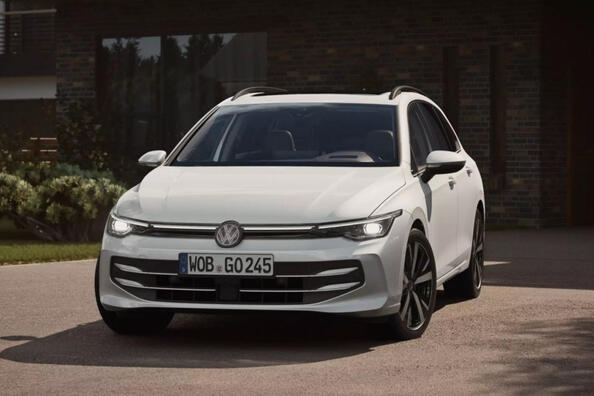 Volkswagen Golf Variant восьмого поколения 2024 года.