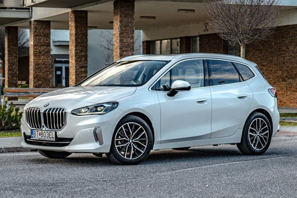 Обзор второго поколения компактвэна BMW 2 Series Active Tourer