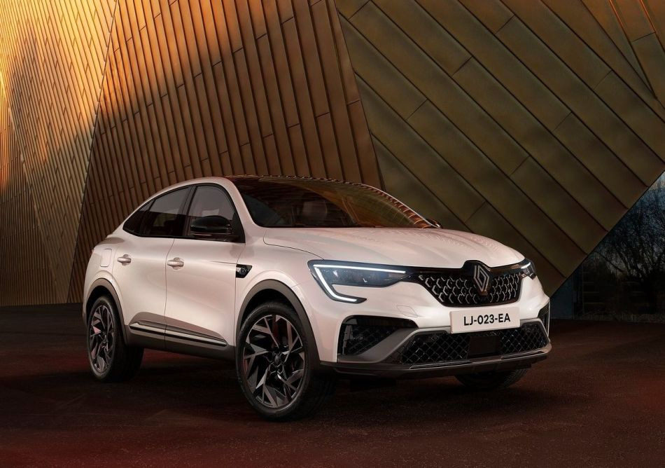 Обзор фейслифтинговой версии Renault Arkana 2023