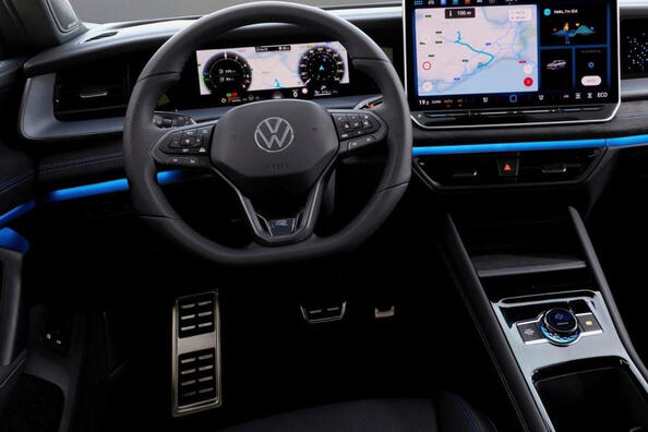 Обзор Volkswagen Tayron второго поколения 2024 года фото 6