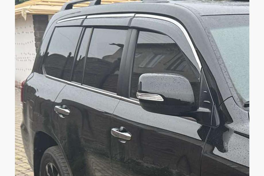 Lexus LX570/450d 2008-2022 гг. Ветровики с хромированным молдингом Niken Luxury (2008-2015, 6 шт) Фото 1