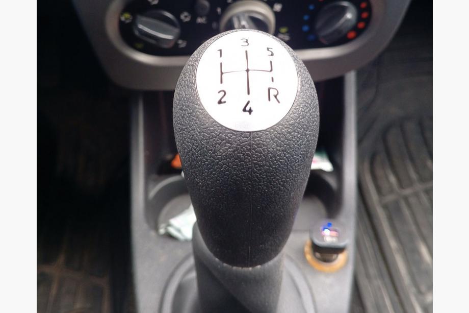 Renault Clio III 2005-2012 гг. Ручка КПП 8200079112 (черная с серым) Image