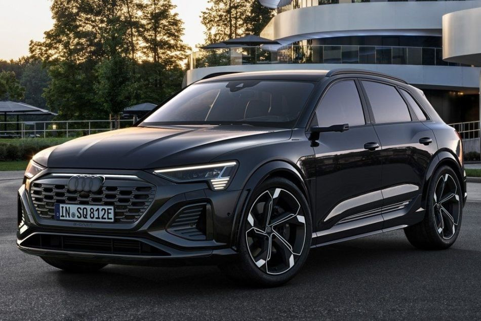 Обзор электрического спортивного кроссовера Audi SQ8 e-tron