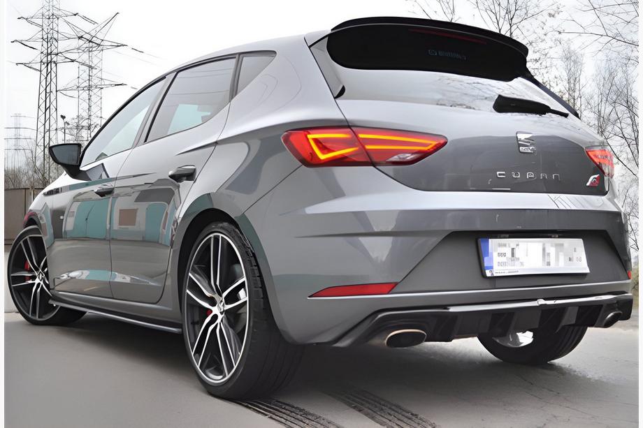 Seat Leon 2013-2020 гг. Задний Диффузор DPT V-1 (2017-2020, Черный Глянец) Фото 1