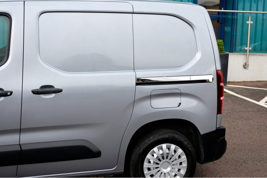 Opel Combo 2019- гг. Молдинги раздвижной двери нержавеющая сталь (2 шт.) Фото 6