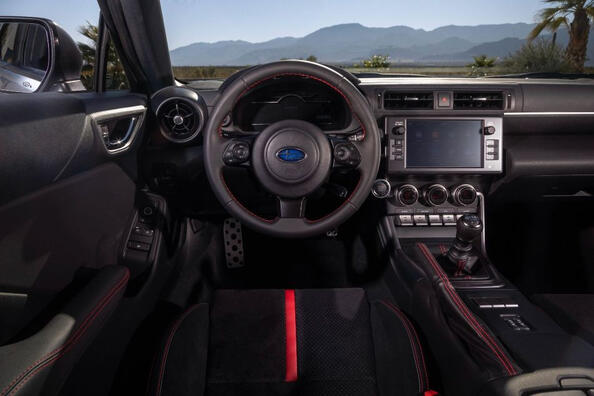 Subaru BRZ II поколение: спортивное купе для настоящих поклонников фото 5