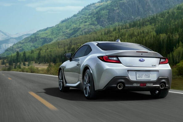 Subaru BRZ II поколение: спортивное купе для настоящих поклонников фото 3