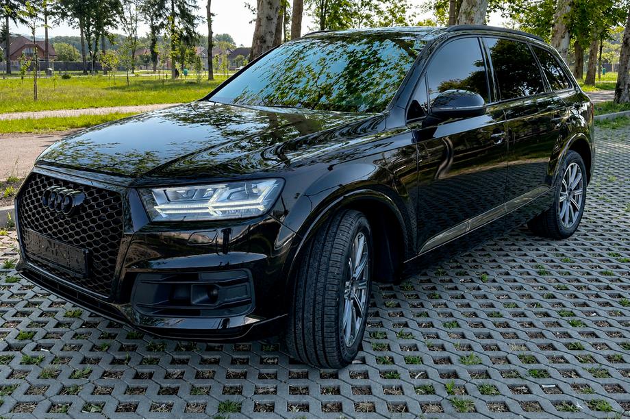 Audi Q7 2015–2026 гг. Передняя решётка радиатора в стиле RSQ7 (2015-2019, чёрная) Image