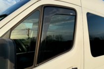 Mercedes Sprinter W907/W910 2018- гг. Ветровики вставные (2 шт, HIC) фото 1