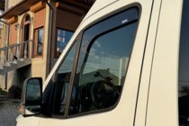 Mercedes Sprinter W907/W910 2018- гг. Ветровики вставные (2 шт, HIC) фото 3