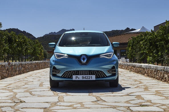 Renault ZOE: обзор электромобиля