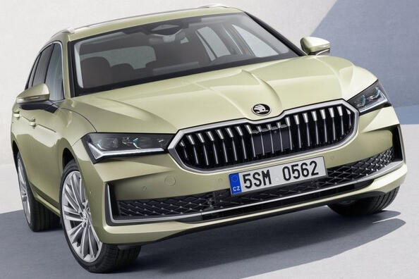 Skoda Superb Combi 2024: обзор универсала бизнес-класса