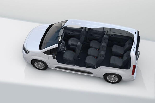 Обзор Opel Combo Electric: компактный и практичный электроминивэн фото 5