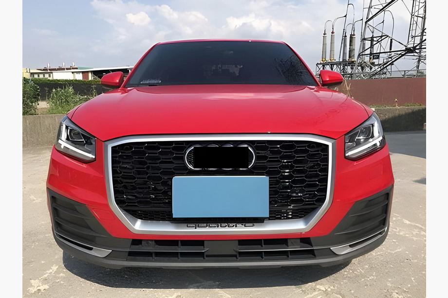 Audi Q2 2016- гг. Передняя Решетка RSQ-Style (2016-2024, Черная с Хромом) Фото 2