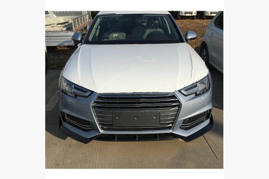 Audi A4 B9 2015-2024 гг. Накладка переднего бампера Lip V5 (для S-Line Sedan 2015-2019, Карбон) Фото 4