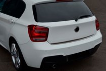 BMW 1 серия F20/F21 2011-2019 гг. Накладка на багажник нержавейка фото 1