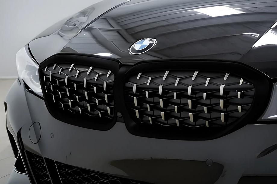 BMW 3 серия G20/G21 2018- гг. Ноздри Diamond Silver (2018-2022, черная окантовка) Image