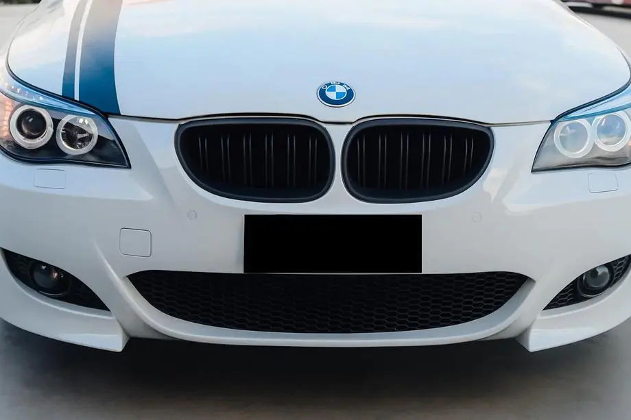 BMW 5 серия E60/E61 2003-2010 гг. Ноздри M-Look (черный матовый) Image