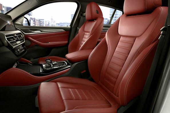 Обзор купевидного кроссовера BMW X4: Рестайлинговая версия фото 5