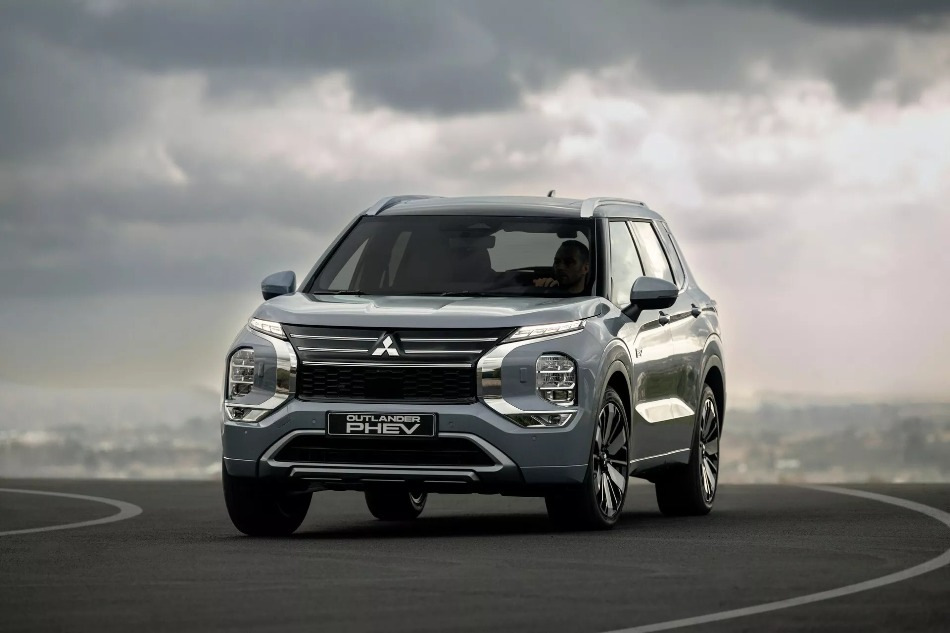 Обзор Mitsubishi Outlander PHEV 2024: Гибрид для дальних дорог.