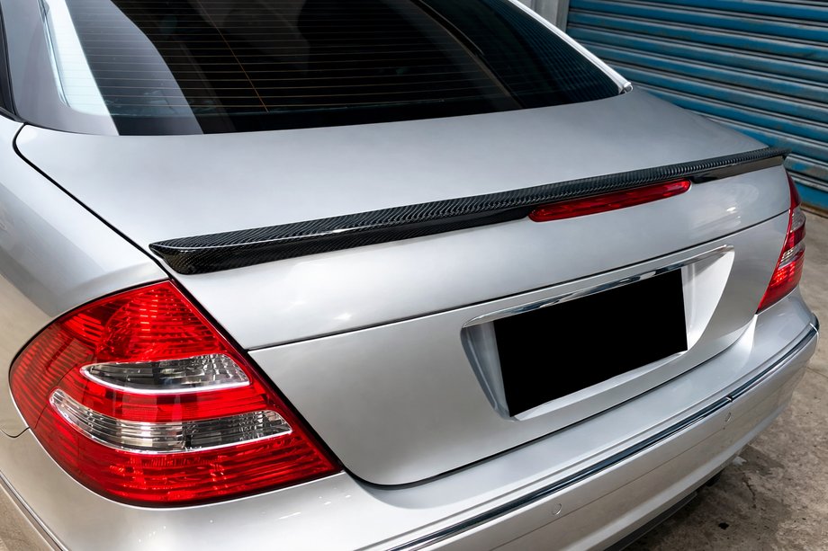 Mercedes E-class W211 2002-2009 гг. Спойлер (Карбон) Image