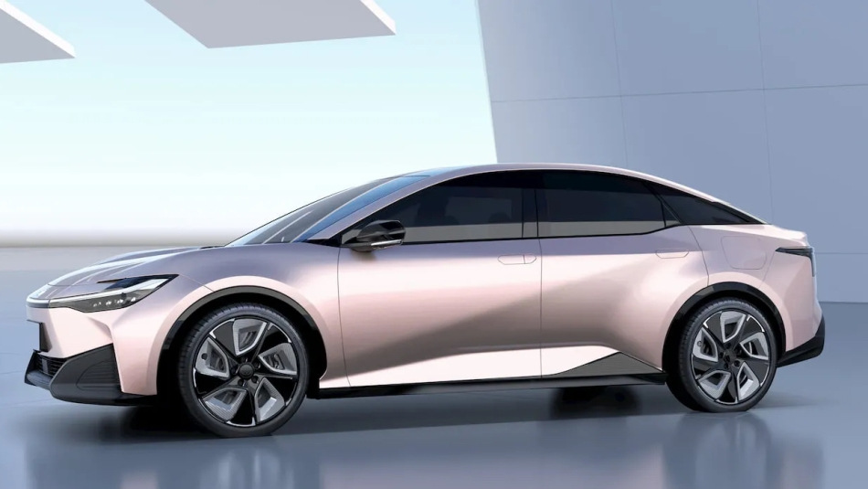 Обзор электрического седана Toyota bZ3