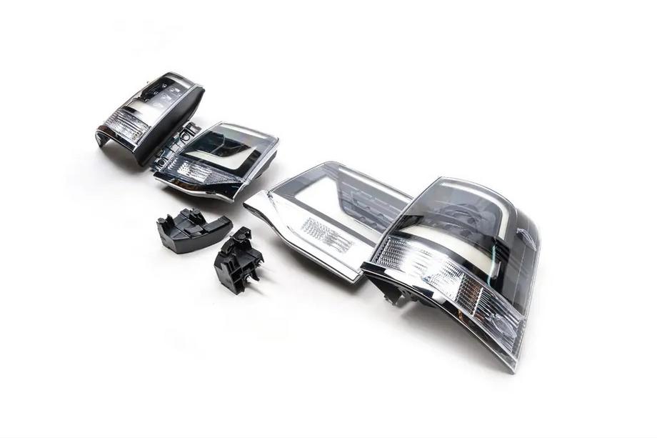 Toyota Land Cruiser 200 2007-2021 гг. РАСПРОДАЖА! Задние Фонари 2016+ (Executive Black) Image