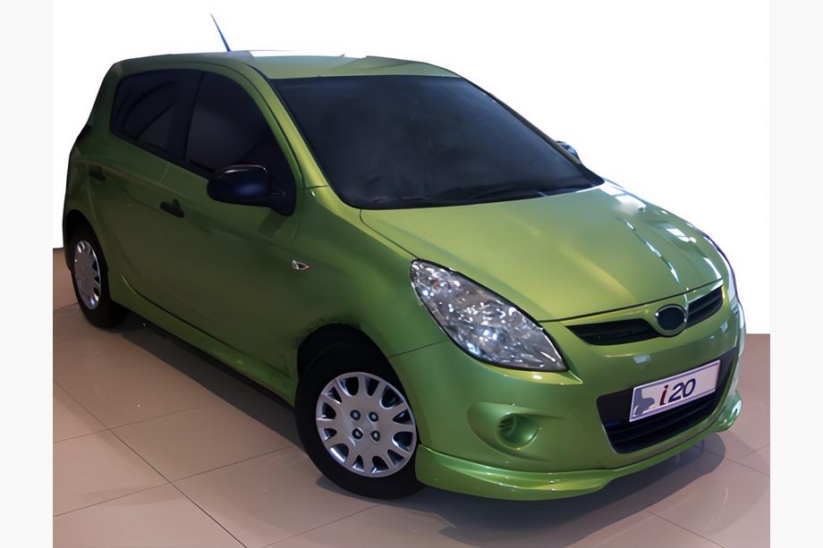 Hyundai I-20 2008-2012 гг. Передняя нижняя накладка (под покраску) Image