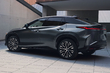 Lexus RZ450e: Обзор электрического кроссовера фото 2