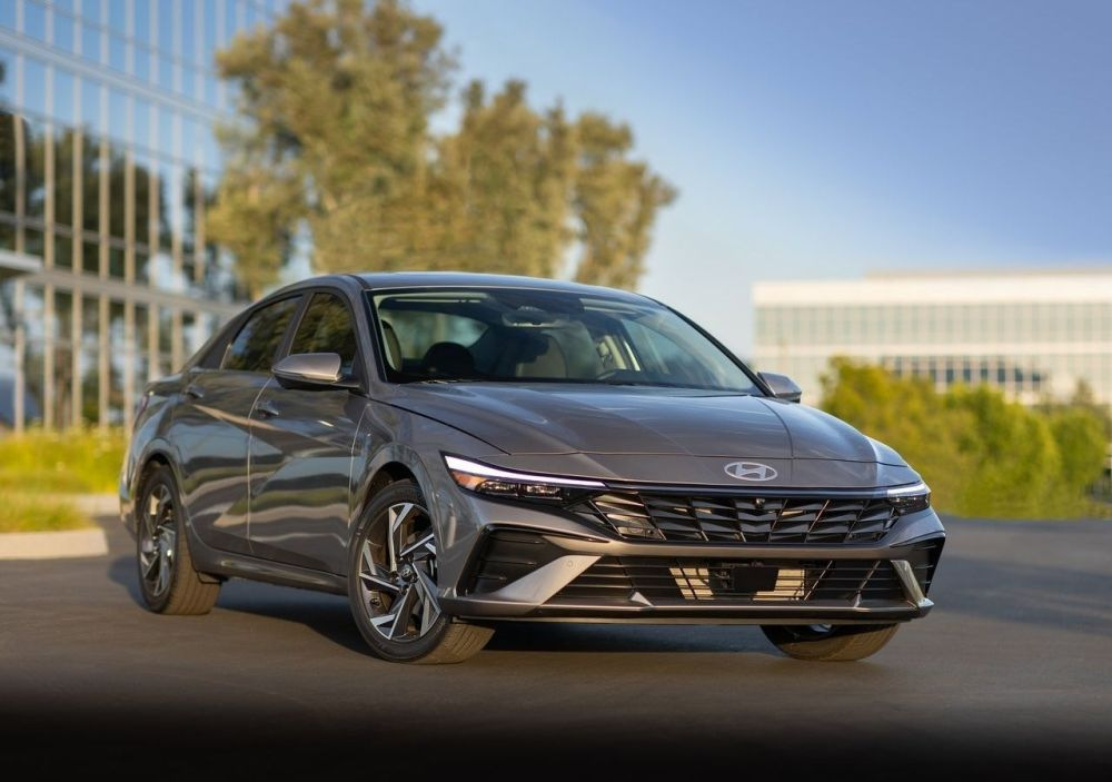 Обновленный Hyundai Elantra VII поколение: свежий взгляд на седан