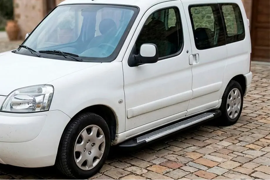Peugeot Partner 1996-2008 гг. Боковые Подножки Line (2 шт., Алюминий) Image