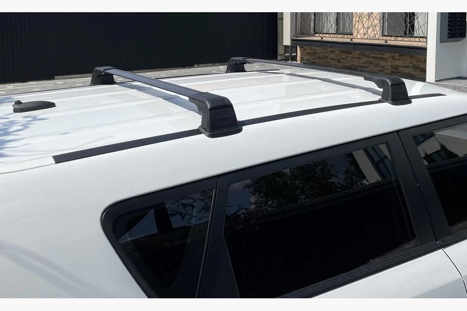 Toyota Highlander 2013-2019 гг. Поперечен в штатные места под ключ Wingbar V3 (2 шт) Image