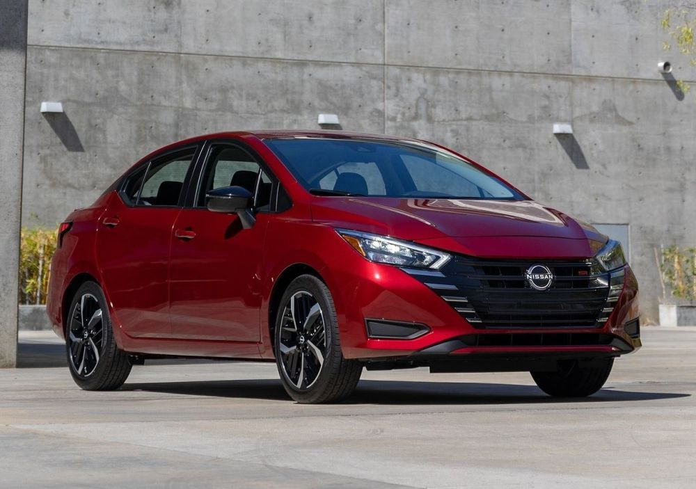 Nissan Versa: Обновленный бюджетный седан