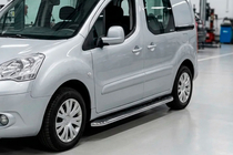 Peugeot Partner Tepee 2008-2018 гг. Боковые Подножки Maydos V1 (2 шт., Алюминий и Нержавейка) фото 1