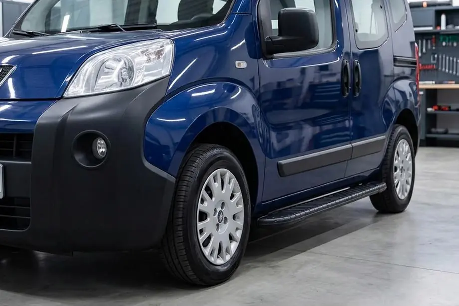 Citroen Nemo 2007-2017 гг. Боковые пороги Bosphorus Black (2 шт., алюминий) Image