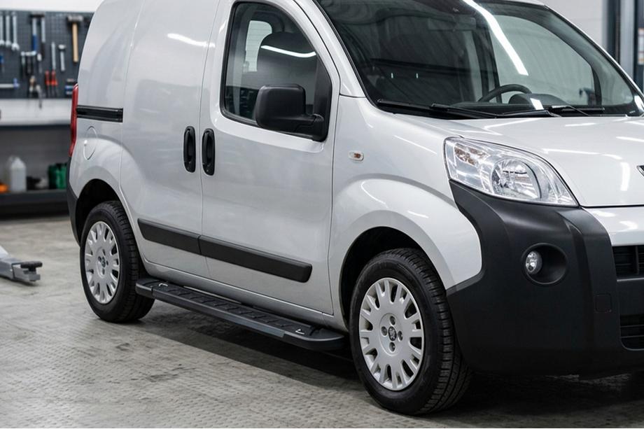 Citroen Nemo 2007-2017 гг. Боковые Подножки RedLine Black (2 шт., Алюминий) Image