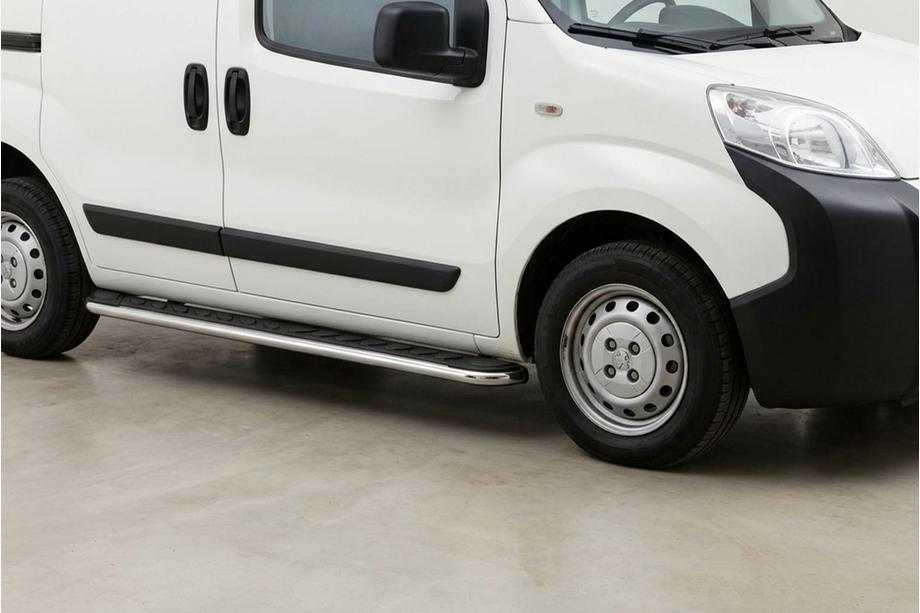 Peugeot Bipper 2008-2017 гг. Боковые Подножки Maydos V1 (2 шт., Алюминий и Нержавейка) Image