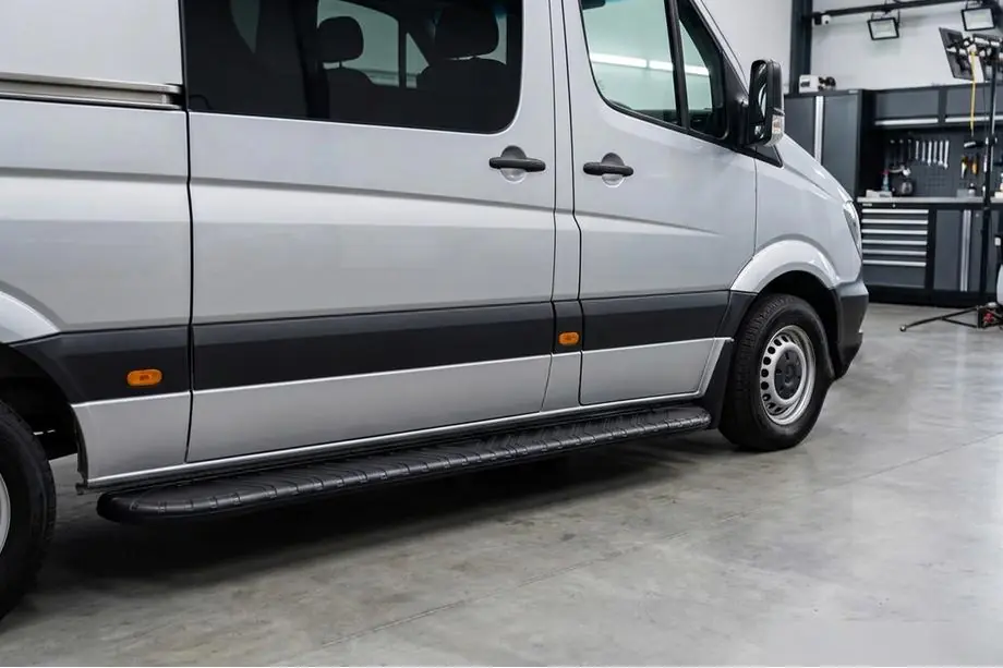 Mercedes Sprinter W906 2006–2018 гг. Боковые пороги Bosphorus Black (2 шт., алюминий) Image