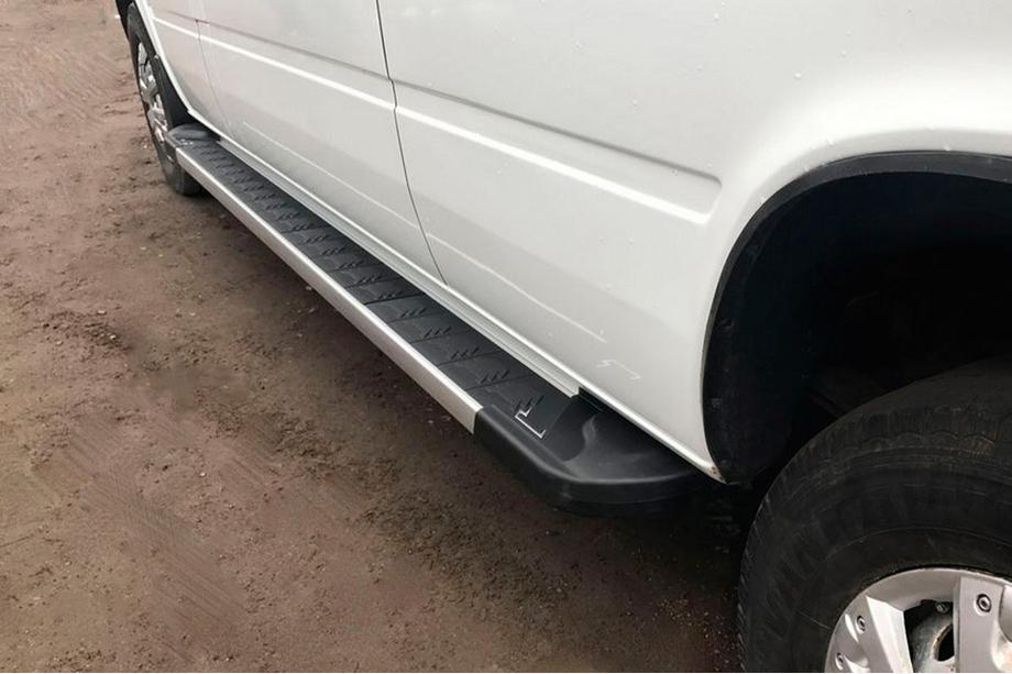 Volkswagen LT 1995-2006 гг. Боковые пороги RedLine V1 (2 шт., алюминий) Image