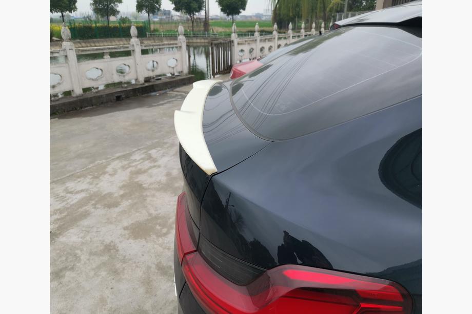 Спойлер M4-Style (Черный Глянец) Image