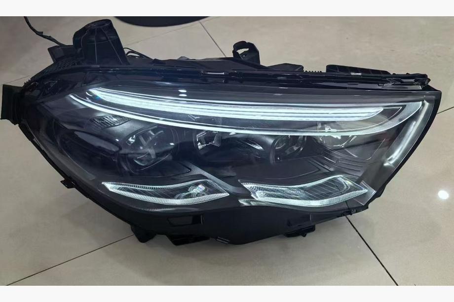 Mercedes E-class W214 2023- гг. Передние фары LED (2 шт) Image