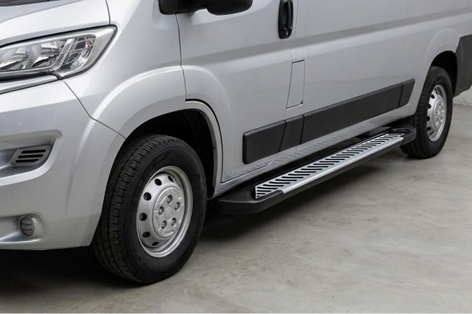Fiat Ducato 2006-2025 гг. Боковые Подножки Line (2 шт., Алюминий) Image